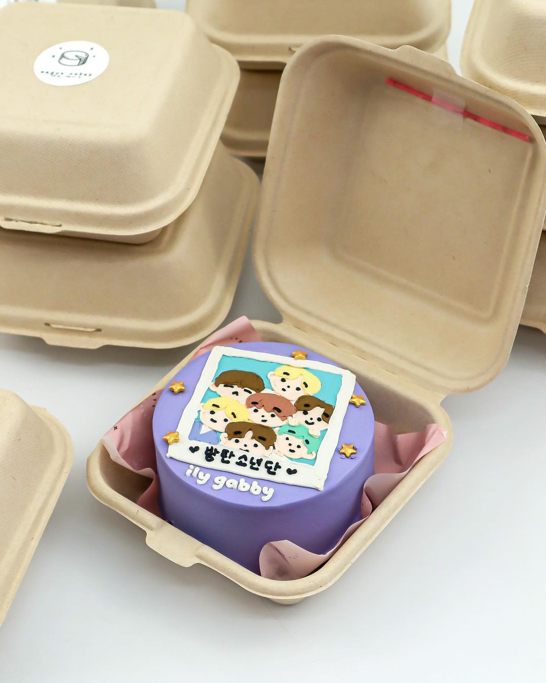~ TinyTAN BTS Lunchbox Aegyo Cake ~