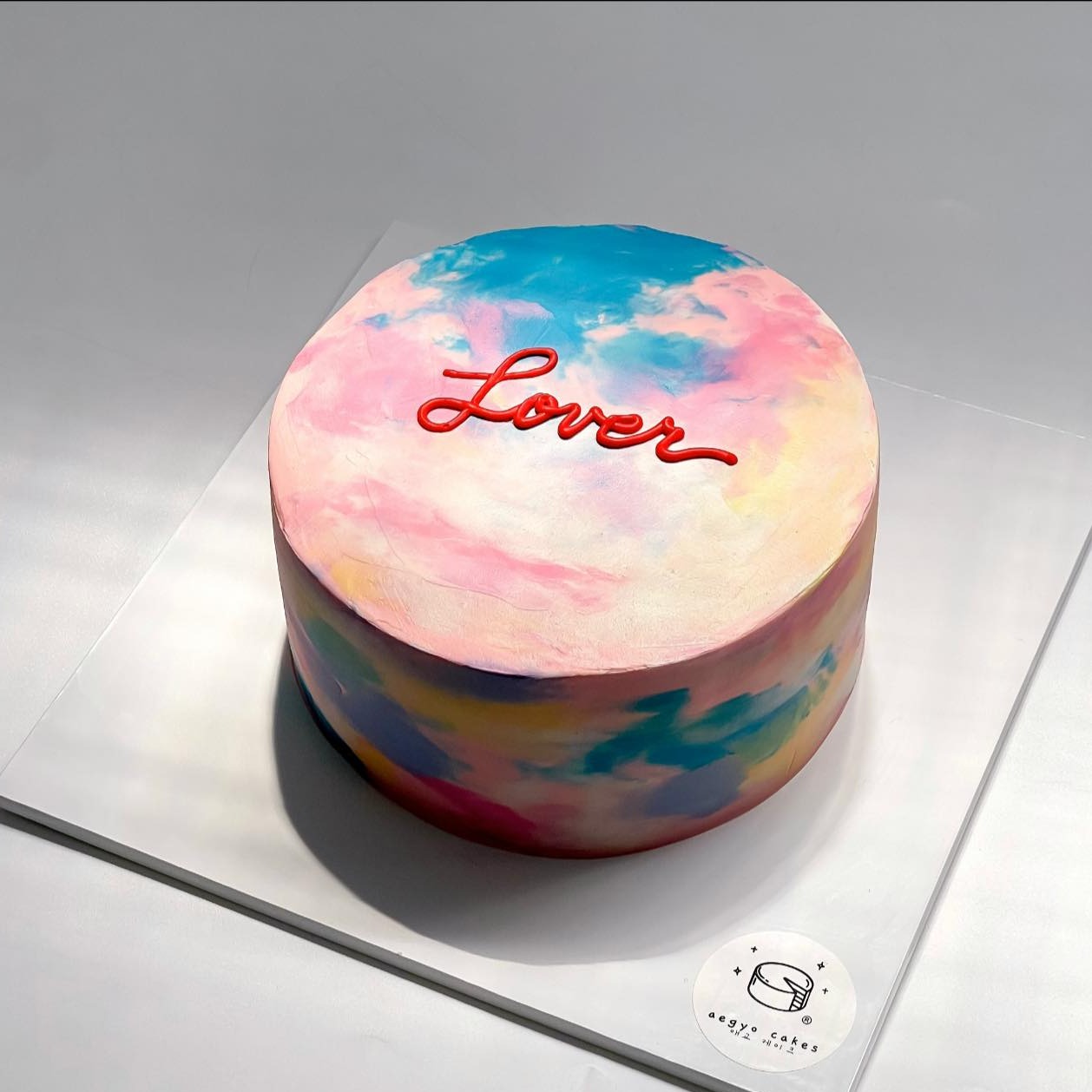 Taylor Swift's Lover Signature Aegyo Cake