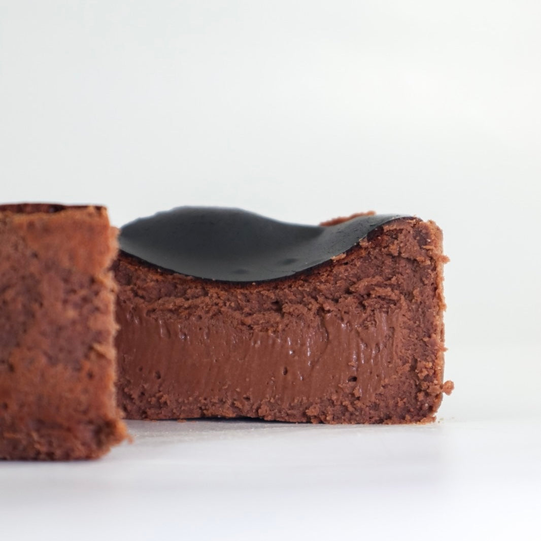 Lunchbox Dark Choco Bonbon Burnt Basque Aegyo Cheesecake (Winter Edition)