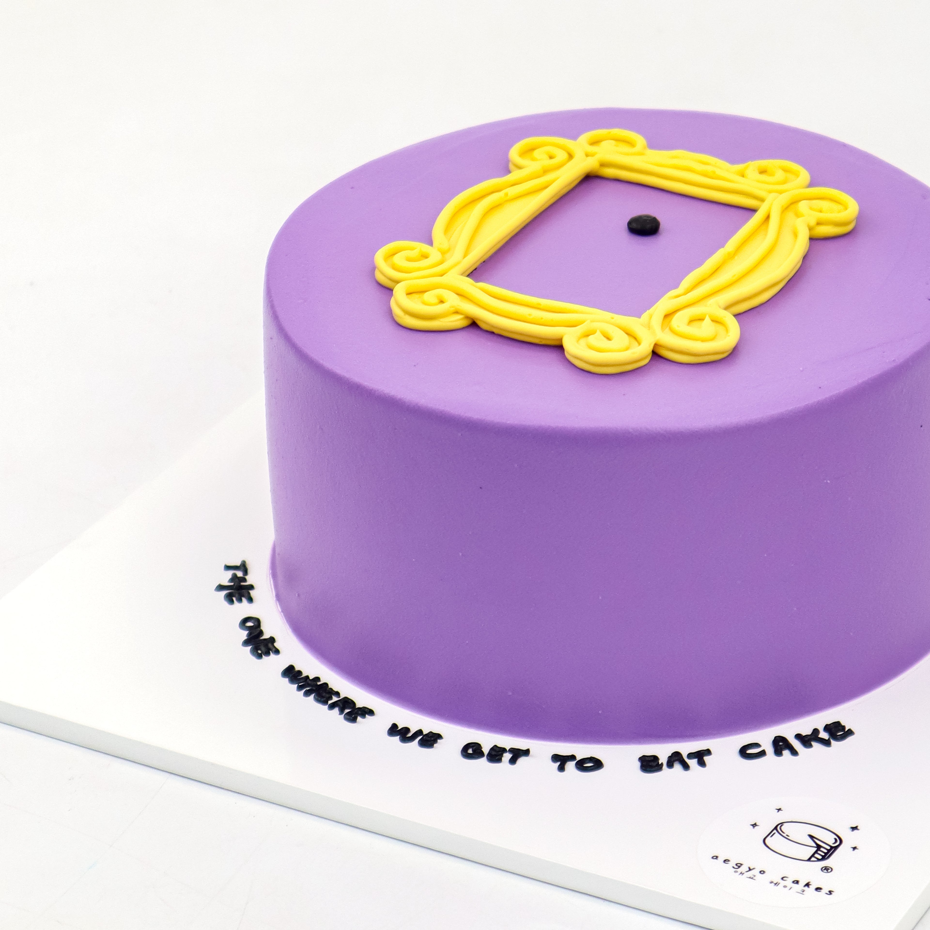 FRIENDS Peephole Frame Signature Aegyo Cake