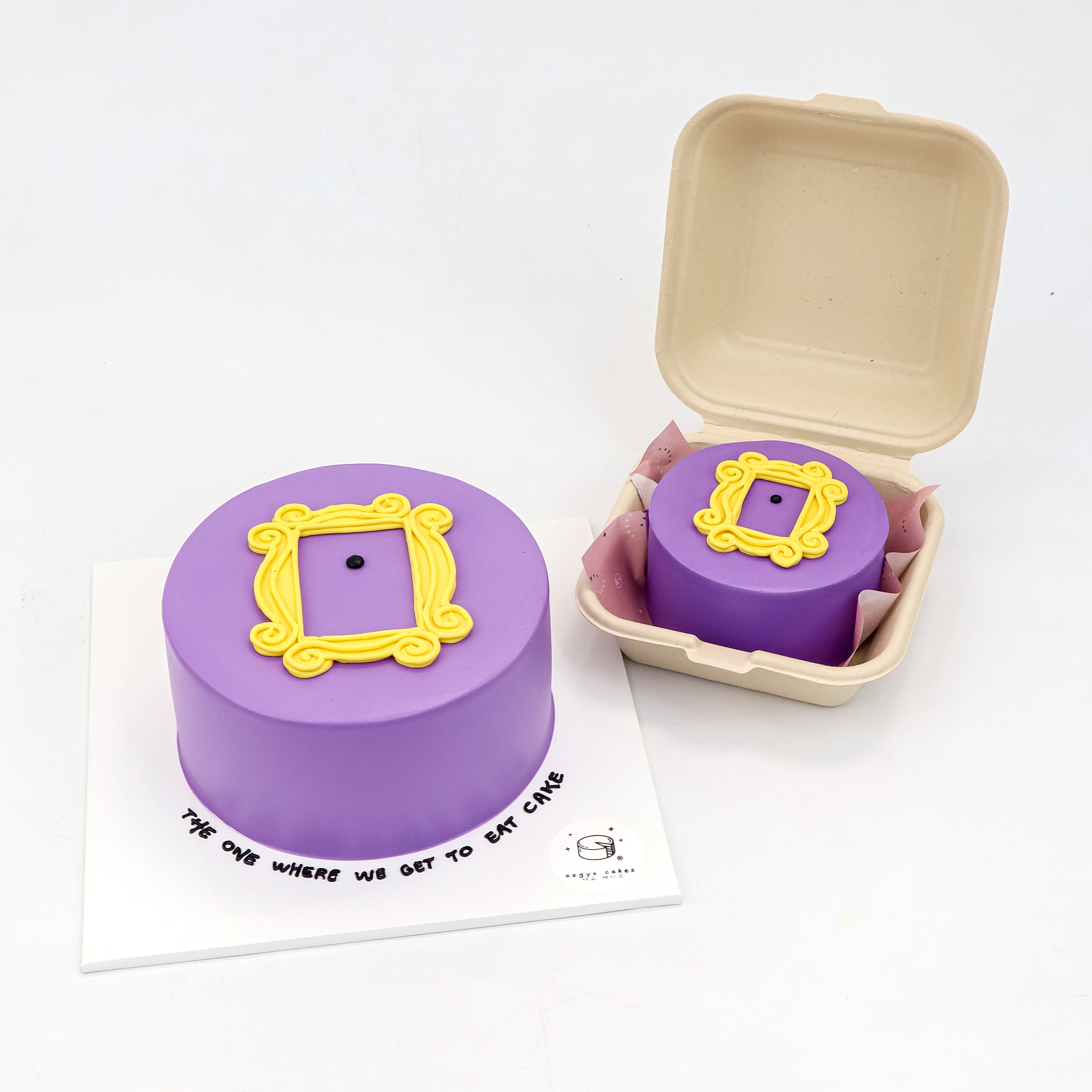 FRIENDS Peephole Frame Signature Aegyo Cake