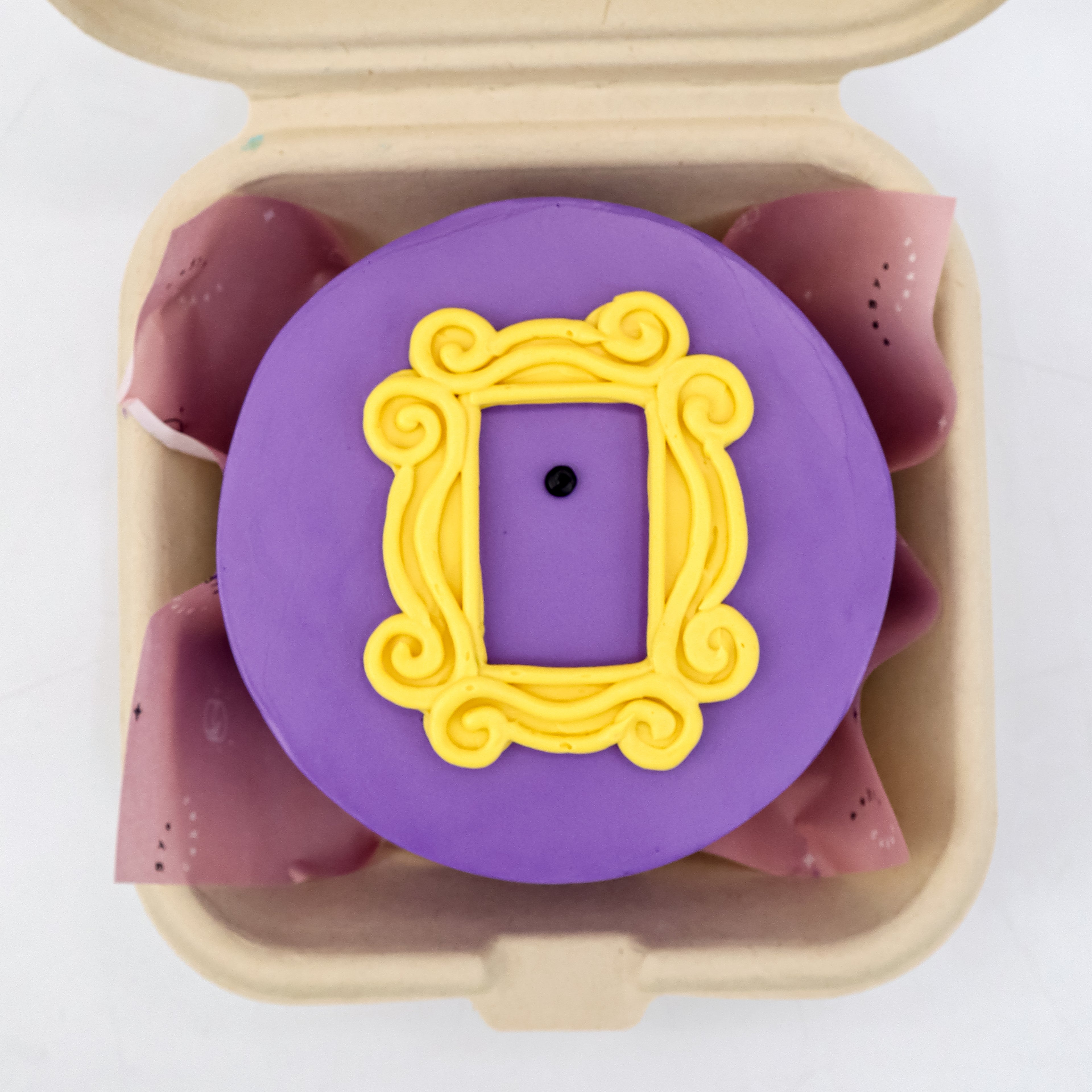 Lunchbox FRIENDS Peephole Frame Signature Aegyo Cake